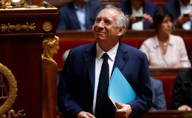 We Francji upadł rząd. Bayrou grał wysoko, ale przegrał