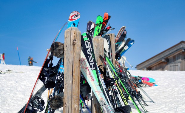 We Francji wyciągi narciarskie będą otwarte. Co z paszportem sanitarnym?