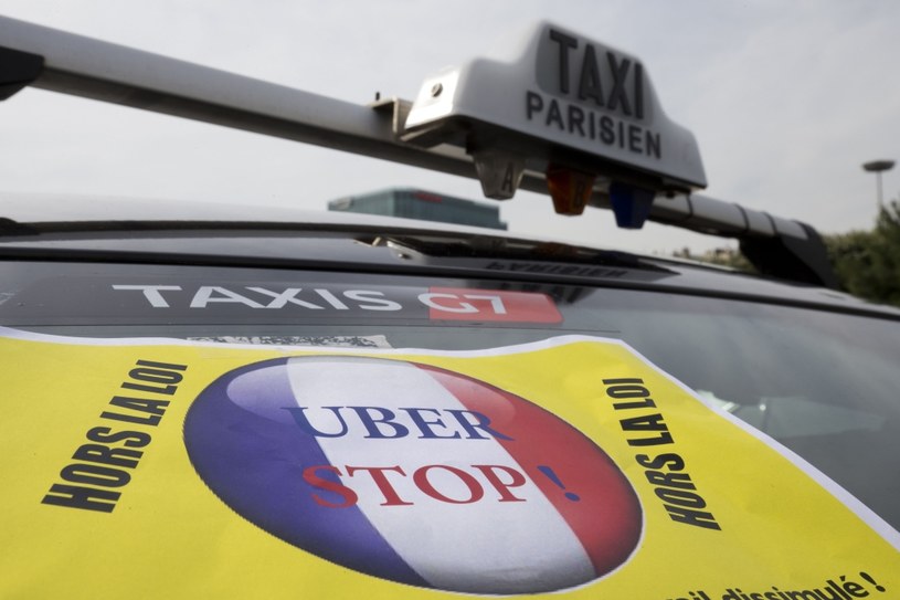 We Francji zysk taksówkrzy jest ważniejszy niż wolny rynek /AFP