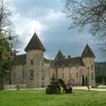 We francuskim zamku znajduje się ponad 100 myśliwców. A to nie koniec!