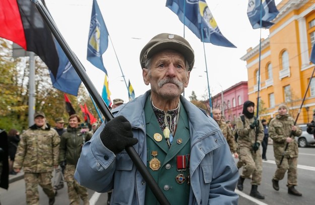 We Lwowie nacjonaliści coraz głośniej mówią, że po pomnikach radzieckich należy rozprawić się z polskimi / 	SERGEY DOLZHENKO    /PAP/EPA