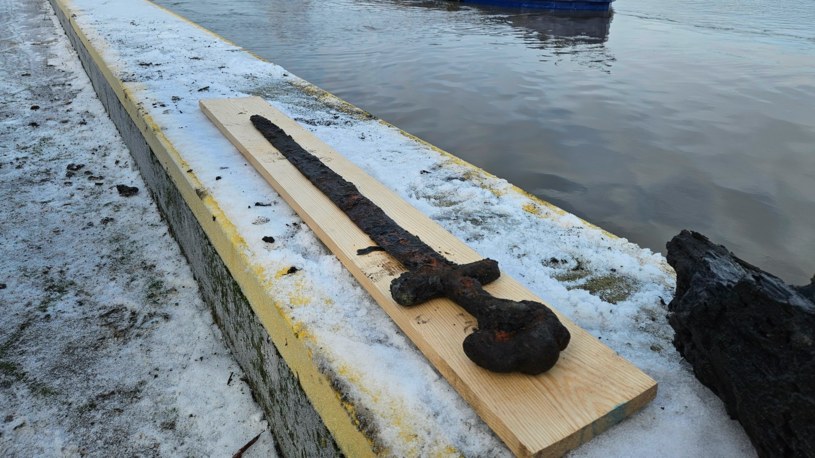 We Włocławku znaleziono niezwykły miecz wikiński z IX-X wieku... /Wojewódzki Urząd Ochrony Zabytków w Toruniu  /Facebook
