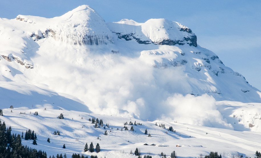 Na stoku było 25 narciarzy. Śmiercionośna lawina we Włoszech