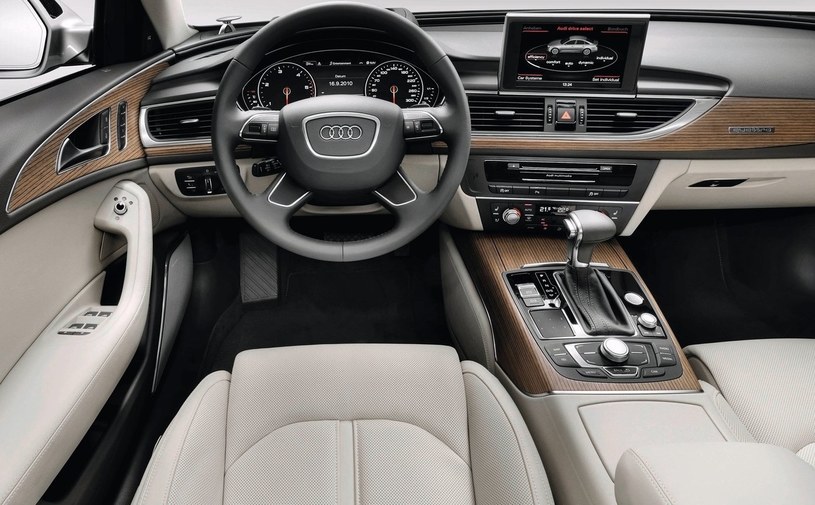 We wnętrzu Audi A6 można znaleźć wysmakowane materiały, np. prawdziwe drewno /materiały prasowe