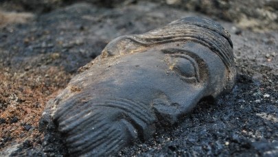 We Wrocławiu znaleziono 800-letnią rzeźbę. "Zagadką jest, co tu robiła"