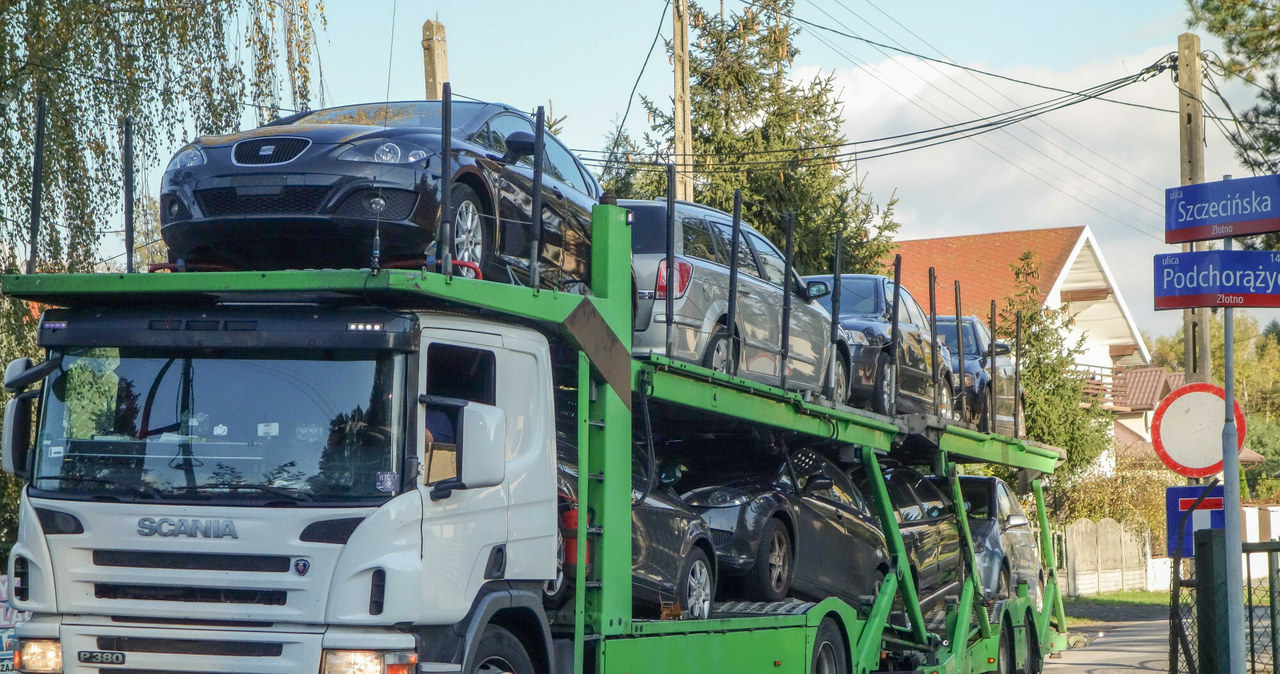 We wrześniu spadł import samochodów używanych /Piotr Kamionka /Reporter