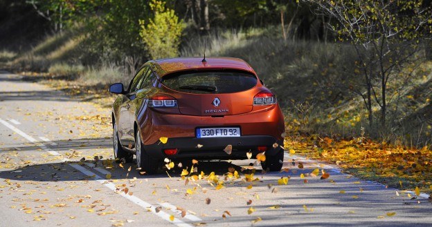 We wrześniu ubiegłego roku doszło do większej liczby wypadków niż w lipcu czy sierpniu. /Renault