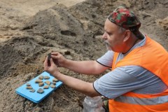 We wsi Walewice odnaleziono kolejne fragmenty bombowca PZL-37 „Łoś"