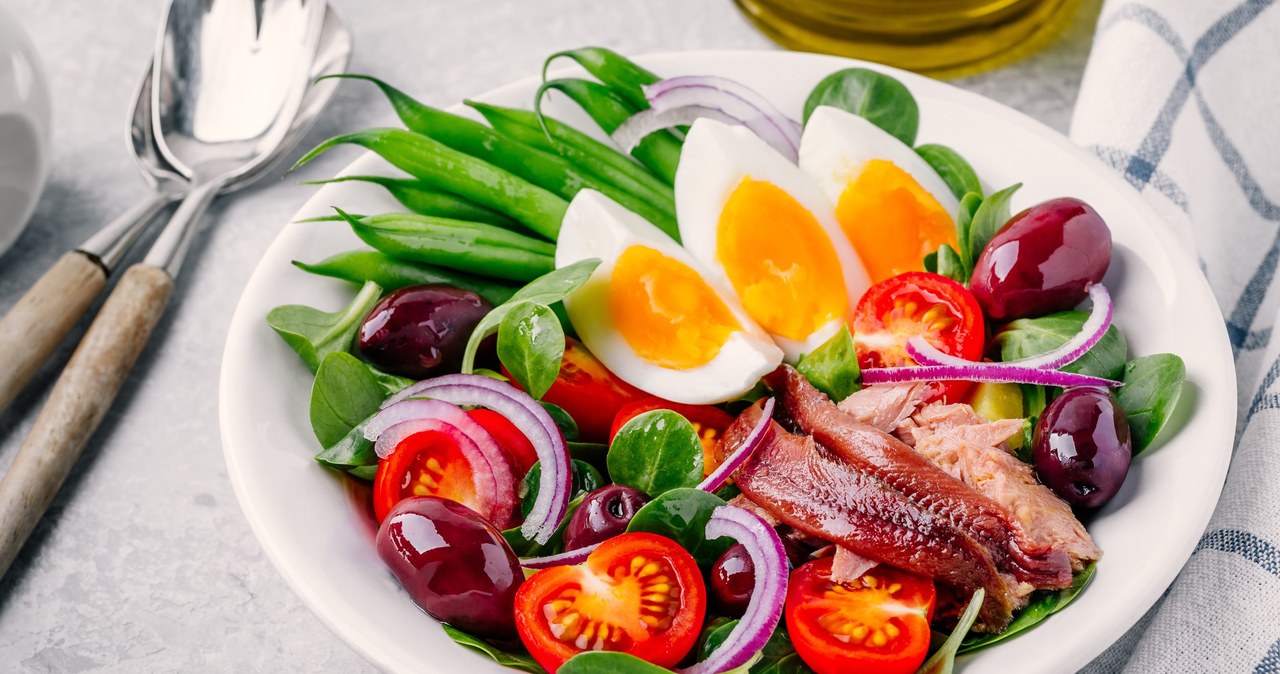 We wszystkich powyższych dietach ze spokojem można jeść warzywa zielonolistne, strączki, jaja, ryby a także oliwę i orzechy /123RF/PICSEL