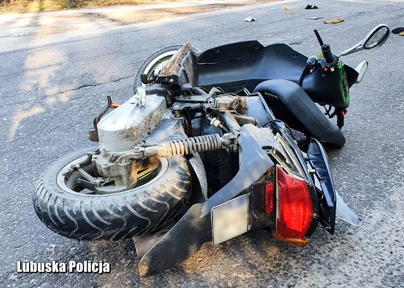 We wtorek 1 marca na drodze pomiędzy miejscowościami Gościm i Lubiatów doszło do zderzenia skutera z Renault Clio. Ranny 53-letni motorowerzysta trafił do szpitala /Policja /Informacja prasowa