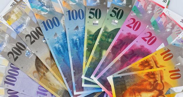 We wtorek kurs franka szwajcarskiego wobec polskiej waluty przekroczył granicę 3,50 złotego /&copy; Panthermedia