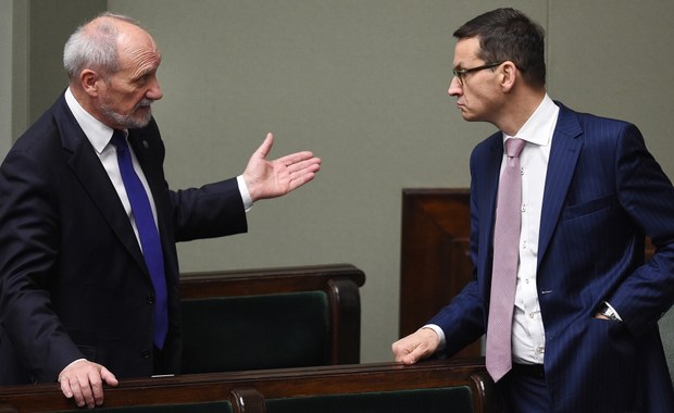 We wtorek rekonstrukcja rządu. Nieoficjalnie: Morawiecki chciałby wymienić Macierewicza