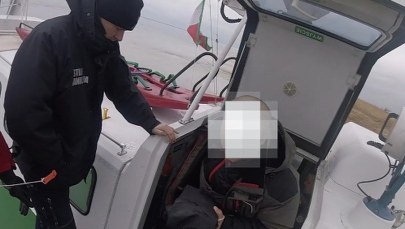 Wędkarze utknęli na krze. Opublikowano film z akcji ratunkowej