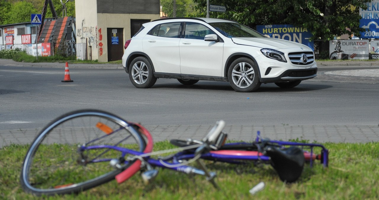 Według analizy IIHS wyższe nadwozia SUV-ów, odpowiedzialne są za poważniejsze obrażenia u potrąconych rowerzystów /Lukasz Solski/ /East News