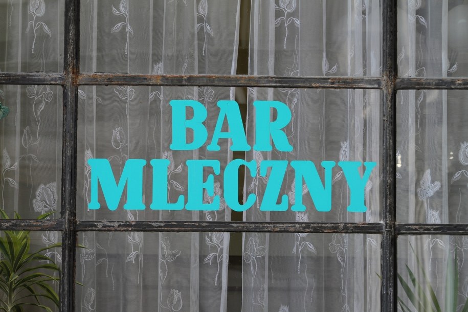 Według danych Izby Skarbowej w 2013 r. z dotacji skorzystało w Małopolsce 36 barów mlecznych /Jacek Bednarczyk /PAP/EPA