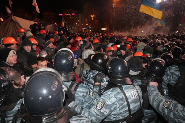 Według danych Ministerstwa Zdrowia Ukrainy w starciach przeciwników byłego prezydenta Ukrainy Wiktora Janukowycza z siłami bezpieczeństwa w Kijowie zginęły 103 osoby / 	ZURAB KURTSIKIDZE    /PAP/EPA