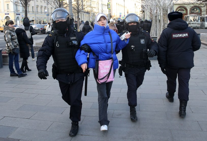 Według danych OWD-info 13 tysiące osób zostało aresztowanych do tej pory w Rosji za udział w protestach /Konstantin Zavrazhin / Contributor /Getty Images