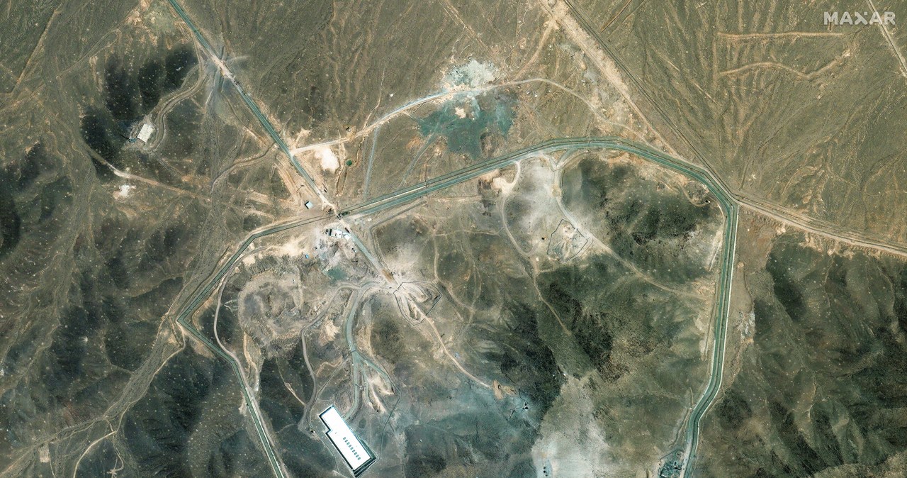 Według doniesień mediów wojsko USA zniszczyło tylko jeden z trzech obiektów nuklearnych w Iranie /Satellite image / Maxar Technologies /AFP