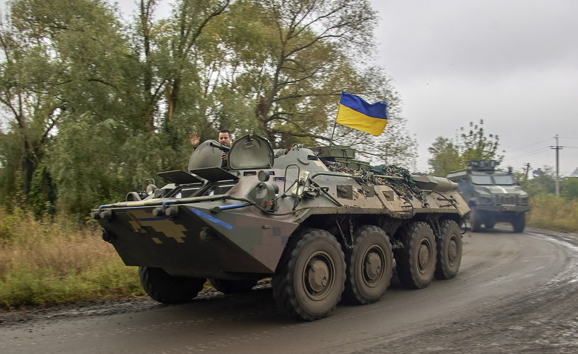 Według ekspertki teraz konieczne jest dostarczenie dalszego uzbrojenia Ukrainie /PAP/EPA/SERGEY KOZLOV /East News