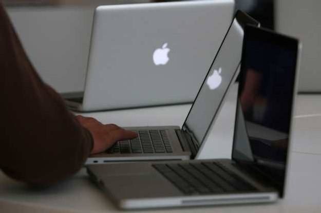 Według klientów Apple, firma Steve'a Jobsa ma najlepszy serwis. To prawda? /AFP
