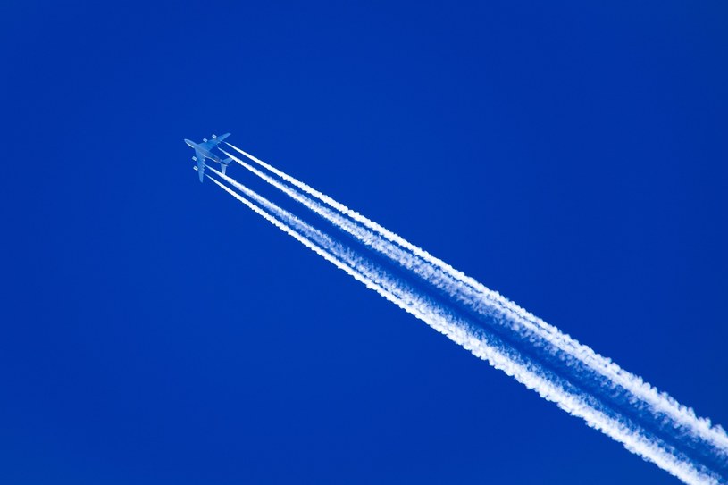 Według LanzaJet branża lotnicza odpowiada za 2-3% światowej emisji gazów cieplarnianych /123RF/PICSEL