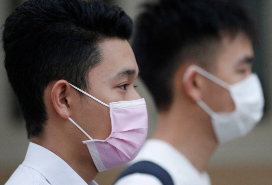 Według najnowszych danych w Chinach liczba ofiar śmiertelnych nowego koronawirusa wzrosła do 106 /MAK REMISSA /PAP/EPA