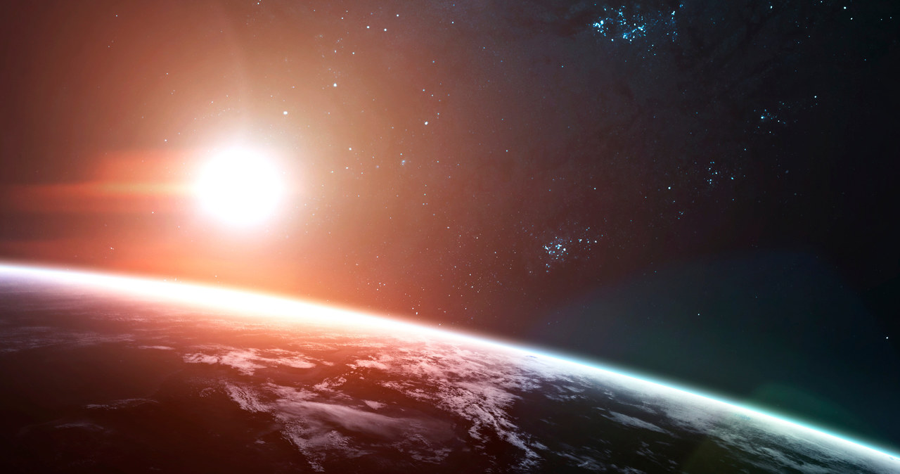 Według nowych badań za powstanie życia na Ziemi mogą odpowiadać rozbłyski słoneczne /123RF/PICSEL