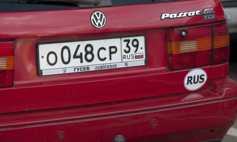 Według projektu nowej ustawy, samochody na rosyjskich tablicach rejestracyjnych będą na Łotwie zakazane /Michal Kosc / AGENCJA WSCHOD /Reporter
