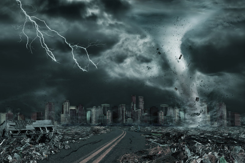 Według przepowiedni kataklizmy będą zapowiedzią albo bezpośrednią przyczyną końca świata /123RF/PICSEL