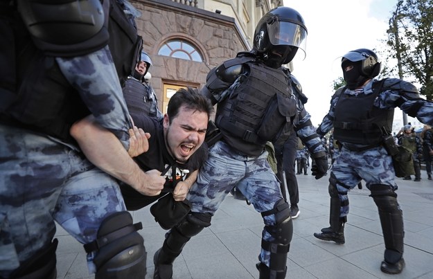 Według rosyjskiego MSW w proteście uczestniczyło w sumie ok. 3500 osób /YURI KOCHETKOV /PAP/EPA