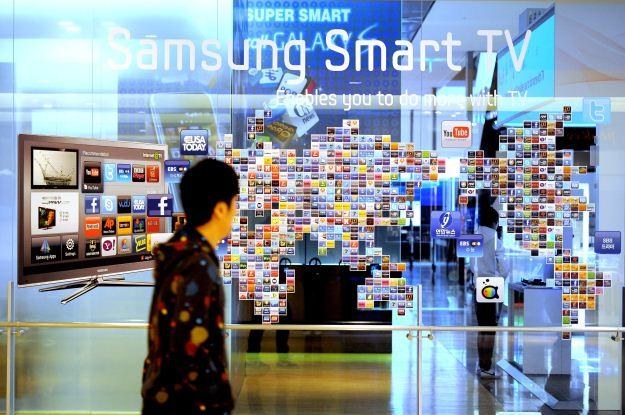 Według Samsunga przyszłość telewizorów to Smart TV, a przyszłość ekranów LCD to Samsung Display /AFP