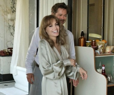 Według US Weekly w filmie mają pojawić się sceny erotyczne między celebrycką parą.

 



 