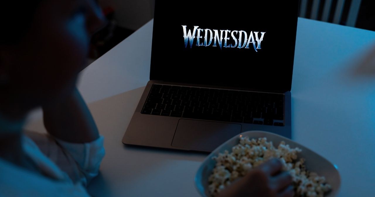 „Wednesday” w Lidlu! Limitowana kolekcja z okazji premiery drugiego sezonu serialu już od poniedziałku! /adobestock /INTERIA.PL