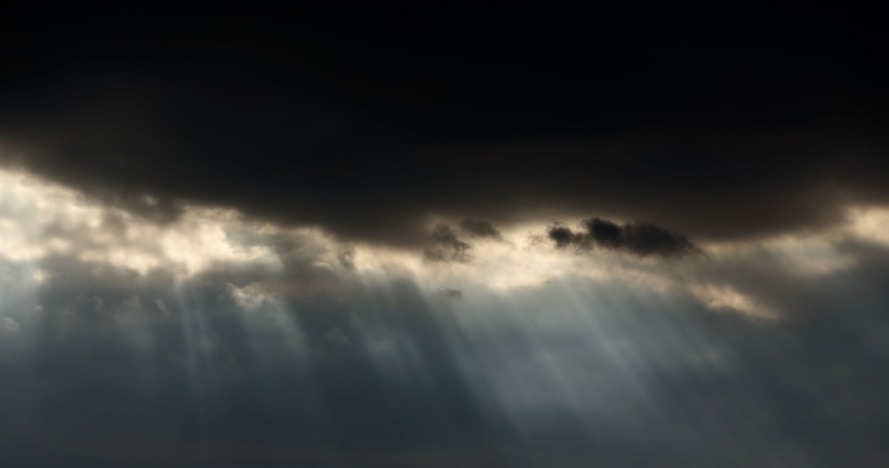 Weekend zapowiada się pochmurnie i burzowo /123RF/PICSEL