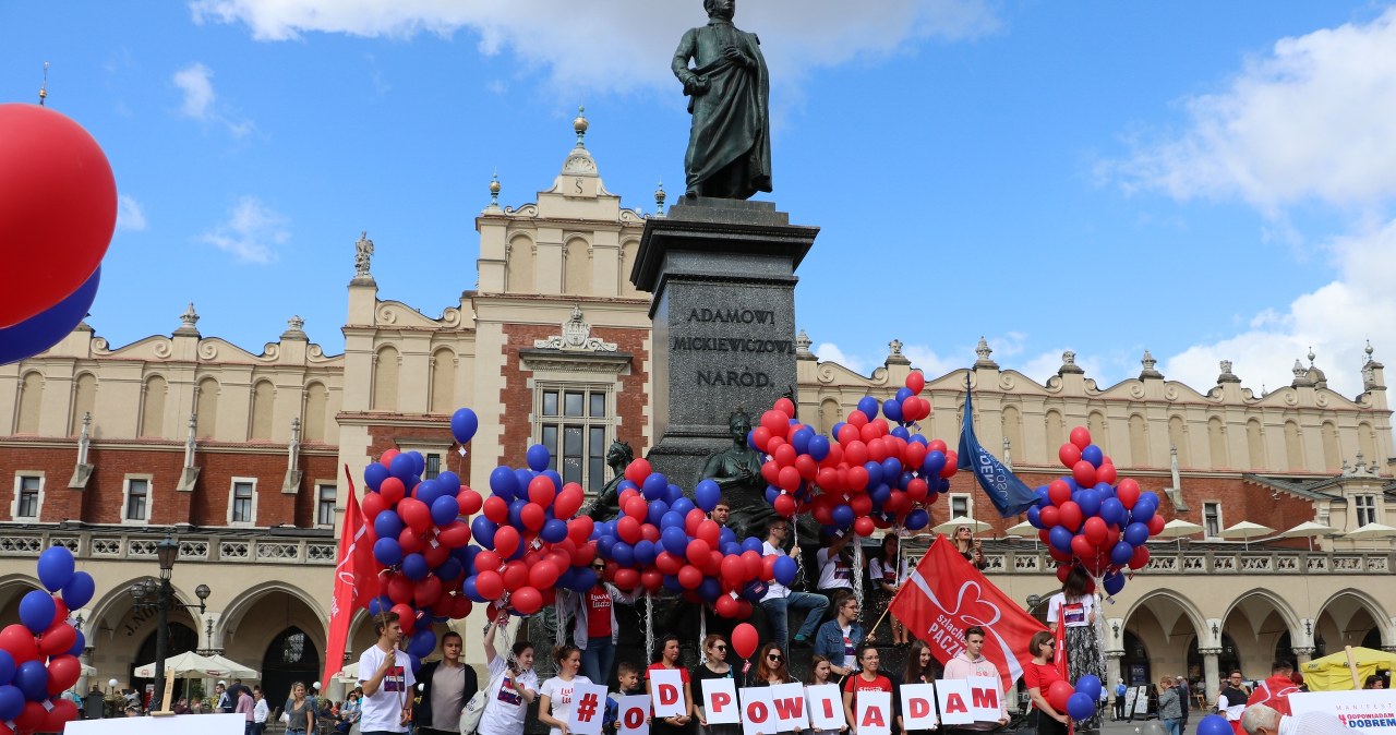 ​Weekendem Dobra w 16 miastach rozpoczęła się kampania #OdpowiadamDobrem