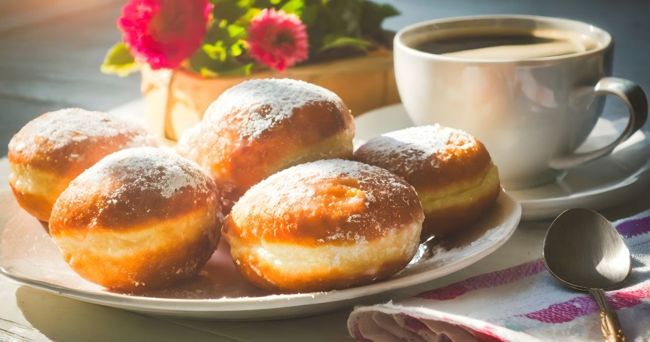 Wegańskie paczki są coraz łatwiej dostępne w Polsce! /adobestock /INTERIA.PL