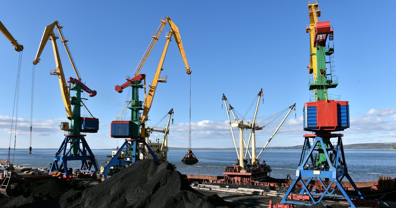 Węgiel od PGE będzie można kupić w minimalnej wielkości 25 ton lub wielokrotność tego /123RF/PICSEL