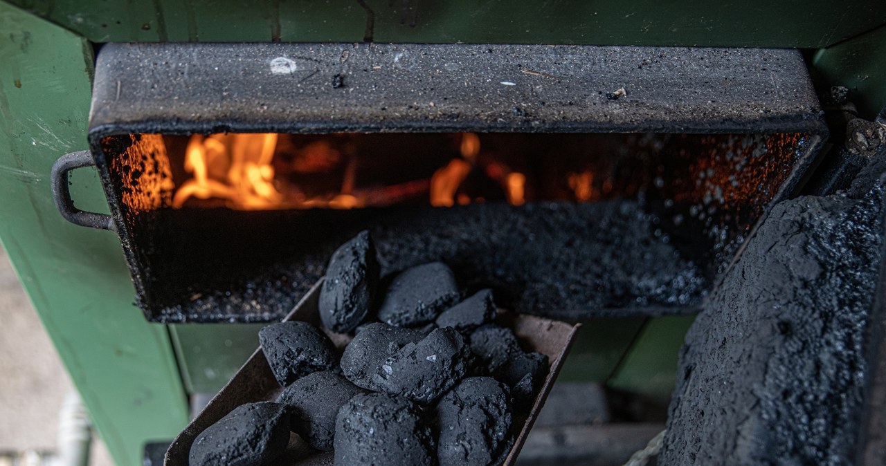 Węgiel sprzedawany gospodarstwom domowym nie będzie podlegać normom jakościowym co najmniej do końca 2023 r. /123RF/PICSEL