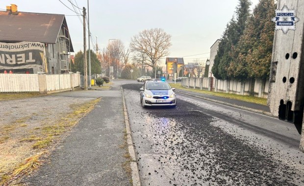 Węgiel sypał się z ciężarówki na ulicach Mysłowic. Policja ruszyła w pościg "śladem węglowym" 