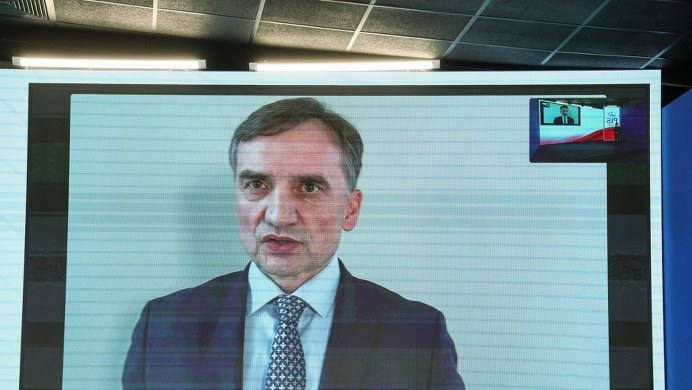 Węgierski azyl dla Ziobry. Komisja Europejska umywa ręce?