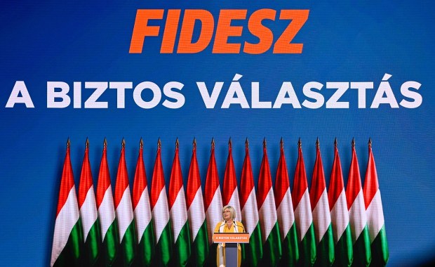 Węgierski Fidesz pokazał "egzekucję". "Przerażające i niewybaczalne"