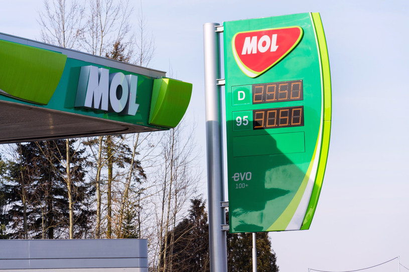 Węgierski koncern MOL poinformował, że sytuacja na rynku paliw staje się krytyczna /123RF/PICSEL