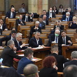 Węgierski parlament jednomyślnie przegłosował ustawę o Funduszu Odbudowy