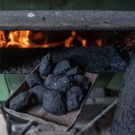 Węgla zaczyna brakować, a ceny rosną. Mroźna zima może pogorszyć sytuację