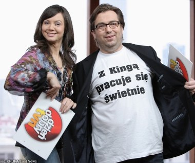 Węglarczyk musiał od początku komentować plotki dotyczące konfliktowego charakteru swej partnerki. "Kinga jest bardzo profesjonalna i bardzo poważnie podchodzi do swojego zawodu. Ja też. Robiliśmy próby kamerowe i nie było żadnego kłopotu" - uspokajał dziennikarz.