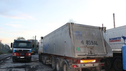 Węglowy zawrót głowy na Śląsku. Kolejki ciężarówek przed kopalniami