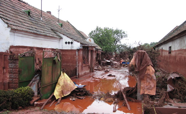 Węgry: Odbudowa zniszczonych miejscowości może potrwać rok