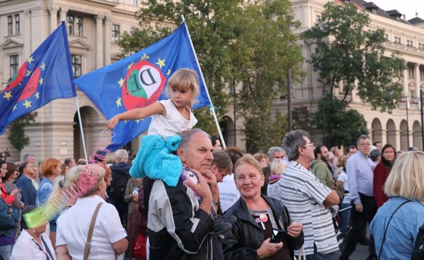 Węgry przed referendum ws. uchodźców. "Musimy pokazać ludzką twarz naszego kraju"