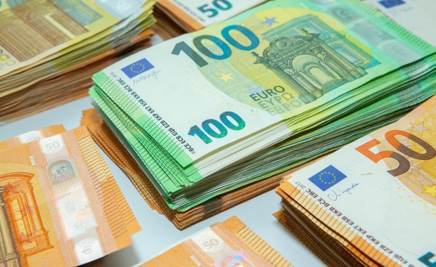 Węgry przyjmą euro? Doradca partii TISZA przedstawił ambitny plan