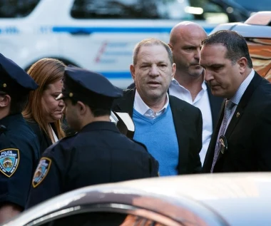 Weinstein usłyszał zarzuty, został zwolniony za kaucją